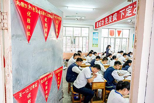 成都广福高考冲刺学校条件,艺考生高考可以报考学校